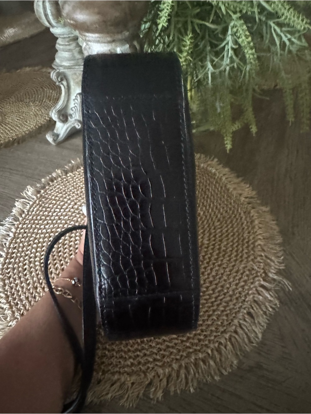 Ralph Lauren NWOT Black Croc-Embossed Leather Crossbody - Picture 3 of 8